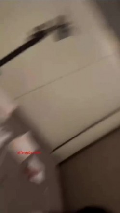 穷人女神金主母狗！巨乳绿茶婊【顾灵曦】私拍福利，吃屌车震道具自慰，被土豪无套射了满背 截图13