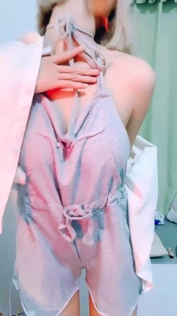 ️超好看的D杯奶子裸舞，短发高颜值【七仙女】逼塞跳蛋大摆锤nobody骚舞献上 截图1