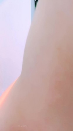 ️超好看的D杯奶子裸舞，短发高颜值【七仙女】逼塞跳蛋大摆锤nobody骚舞献上 截图13