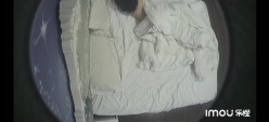 《酒店摄像头破解》中年大叔和刚刚离异性欲旺盛美女同事刚刚睡醒再来一炮 截图16