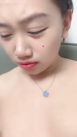 极品学生妹【06粥粥粉】开档丝袜~口爆深喉射嘴~掐脖子~无套内射 截图6