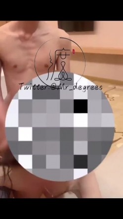 推特潮汕DOM绿帽调教大神【渡先生】私拍，各种羞辱M贱母狗，圣水口水毒龙吞精踩脸臭袜终极玩肏 截图12