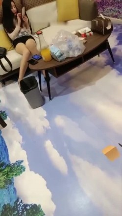 极品黑丝高跟模特身材美女主播情趣酒店约来样子猥琐的变态恋物癖粉丝啪啪婉美岛国AV 截图4