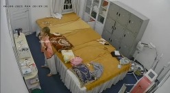 黑客破解美容院摄像头 偷拍女顾客脱光衣服激光雷射.脱毛护理 截图4