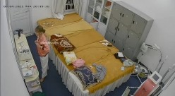 黑客破解美容院摄像头 偷拍女顾客脱光衣服激光雷射.脱毛护理 截图5