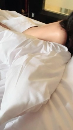 《周导的夏天》女大学生挣钱堕胎约男技师上门服务闺蜜偷拍结果在浴室就干起来了 截图15