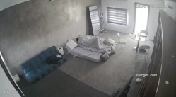黑客破解家庭网络摄像头偷拍住毛坯房的年轻情侣疯狂做爱有时一天做爱几次 截图8
