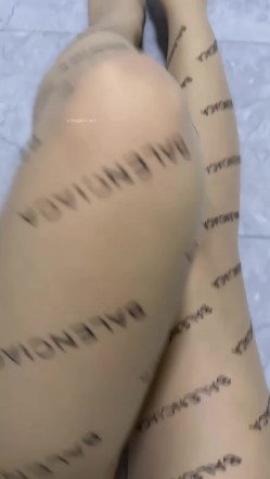 快手116万粉丝 极品美女【初晴】定制骚舞大尺度 情趣露内露B 截图13