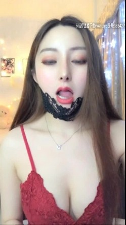 蛇精网红美女-曼曼- 丰满漂亮美乳，跳蛋塞逼里自慰，爽死这骚货！ 截图11