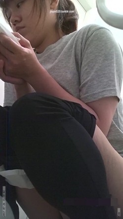 TP大神（野狼）商场女厕偷拍多位漂亮的美女 截图6