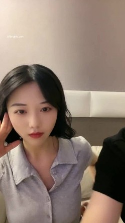 抖音妹！胸好大【像个小男孩一样】下海赚钱 收费全裸 好看 截图4