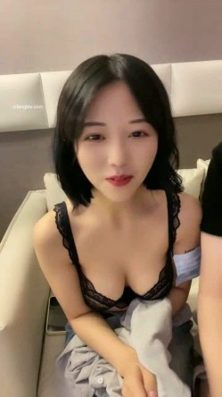 抖音妹！胸好大【像个小男孩一样】下海赚钱 收费全裸 好看 截图7