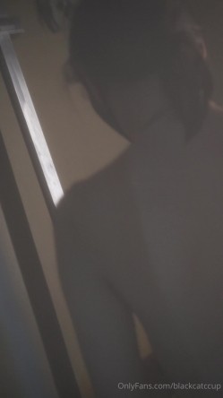 国产清纯美足M小母狗「BlackCatluna」OF露脸私拍 反差婊欲求不满自慰足交性爱多人啪啪 截图16