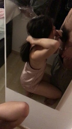 【网曝门事件】星国版冠希玩遍新马女网红不雅视频之最新流出Bellywel啪啪口活篇 完美露脸 高清720P无水印版 截图5
