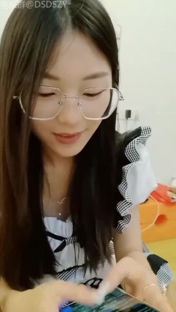 ️勾搭主播【反差小饼干】反差人妻! 勾搭外卖~无套狂操~车震吞精 截图16