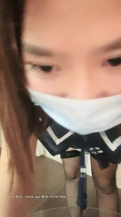 风骚的大奶子女神露脸制服诱惑黑丝情趣调教小哥做爱，吃奶子舔逼口交大鸡巴，窗前后入草到床上各种抽插浪叫 截图5
