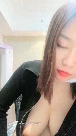 风骚的大奶子女神露脸制服诱惑黑丝情趣调教小哥做爱，吃奶子舔逼口交大鸡巴，窗前后入草到床上各种抽插浪叫 截图16