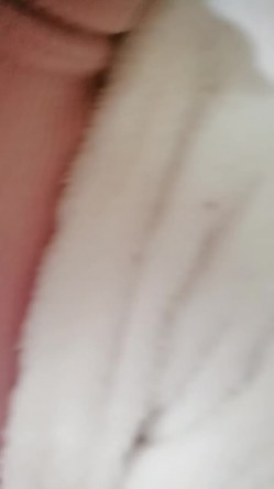 风味十足 极品少妇【小阿姨来了】为生活~在出租屋大秀直播~！强烈推荐，很有味道的小姐姐，完美奶子~！ 截图2