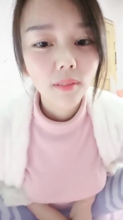 风味十足 极品少妇【小阿姨来了】为生活~在出租屋大秀直播~！强烈推荐，很有味道的小姐姐，完美奶子~！ 截图3