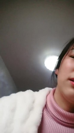 风味十足 极品少妇【小阿姨来了】为生活~在出租屋大秀直播~！强烈推荐，很有味道的小姐姐，完美奶子~！ 截图6