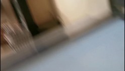 ️作死大神勇闯女厕，上下连续偷拍多位小姐姐方便，私处特写还给补光，差点被眼镜女发现了 截图8