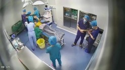 珍稀资源破解美容整形医院摄像头监控偷拍几个做纤体的妹子阿姨这年纪也敢整真服了 截图1