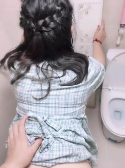 最新反差婊 高端私密群内部福利群泄密流出视图基本都露脸美女如云 截图1