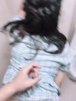 最新反差婊 高端私密群内部福利群泄密流出视图基本都露脸美女如云 截图2