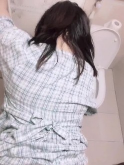最新反差婊 高端私密群内部福利群泄密流出视图基本都露脸美女如云 截图9