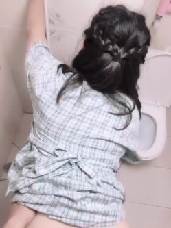 最新反差婊 高端私密群内部福利群泄密流出视图基本都露脸美女如云 截图11