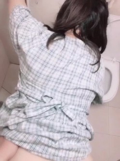 最新反差婊 高端私密群内部福利群泄密流出视图基本都露脸美女如云 截图16