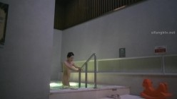 【极品偷拍】国内『温泉会所』贴脸偷拍沐浴更衣泳池戏水 超多美女良家少妇近距离接触 截图6