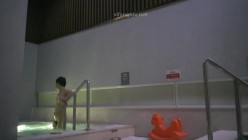 【极品偷拍】国内『温泉会所』贴脸偷拍沐浴更衣泳池戏水 超多美女良家少妇近距离接触 截图11