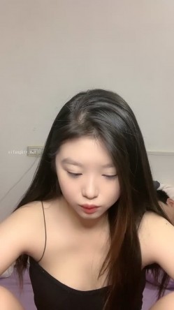 清纯女神！刚下海就被狂操~【西西棒棒】，一眼看着就很舒服的小美女，少女胴体真每秒，啪啪！内射 截图1