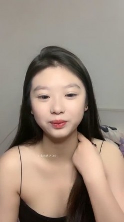 清纯女神！刚下海就被狂操~【西西棒棒】，一眼看着就很舒服的小美女，少女胴体真每秒，啪啪！内射 截图2