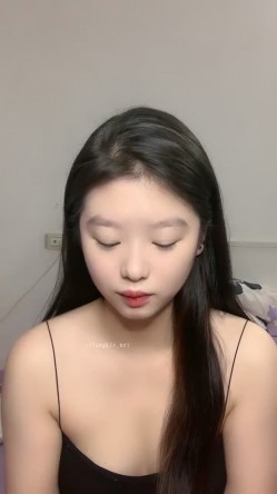 清纯女神！刚下海就被狂操~【西西棒棒】，一眼看着就很舒服的小美女，少女胴体真每秒，啪啪！内射 截图3