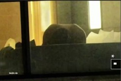 【五星级酒店窗外偷拍】，高挑御姐，喜欢被男友扇巴掌，在沙发上69玩的不亦乐乎，最后好像被颜射了 截图9