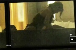 【五星级酒店窗外偷拍】，高挑御姐，喜欢被男友扇巴掌，在沙发上69玩的不亦乐乎，最后好像被颜射了 截图10