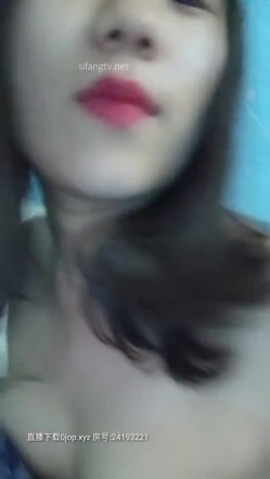 【可爱的小骚】洛阳的19岁萌妹子在石家庄可约，开个房自慰受不了尿急，被男友连续干了两炮，人美逼肥叫声骚对白淫荡挑逗 截图13