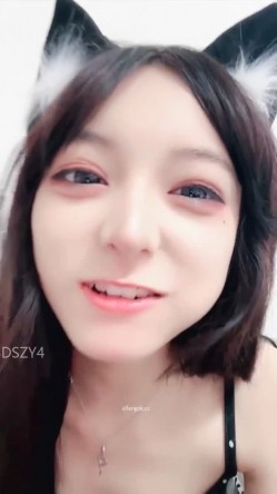 ️猫系校花女神【乖乖饱饱】超级漂亮 裸舞 道具 爽死 截图3