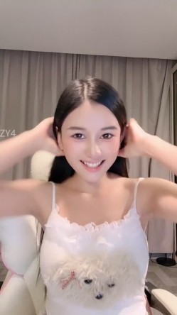 ️绝佳炮架【奶糖啵啵】顶级豪乳 肥翘臀 这身材太顶了 截图1