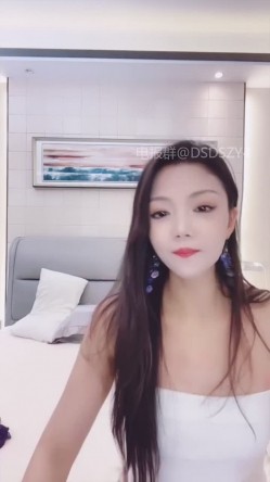 ️黑丝御姐【白兔】高颜眼镜御姐双飞黑丝制服舌吻口爆足交无套内射 截图4