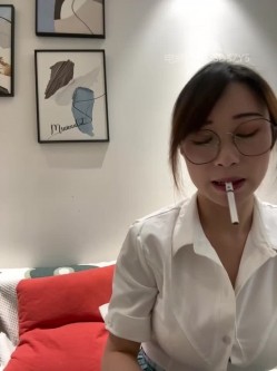 ️清纯主播【202509yoyo】表姐带着表妹下海直播、在线教口活、练习做爱姿势 截图1