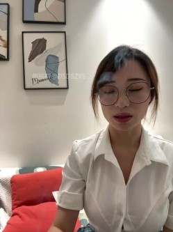 ️清纯主播【202509yoyo】表姐带着表妹下海直播、在线教口活、练习做爱姿势 截图2