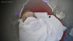 酒店情趣房偷拍 圆脸可爱少妇被精壮纹身猛男按床上疯狂折腾不断呻吟 截图12