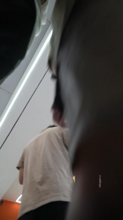 【空城原创】超短连衣裙美少妇逛商场这么短这么宽松也不打底微透白内包裹肥臀前C黑森林 截图16