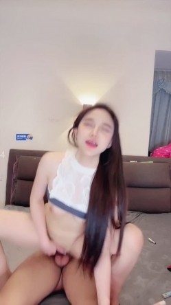 ️七彩主播【安小然】丝袜小姨子勾引姐夫口交骑乘啪啪 截图14