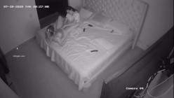 家庭摄像头破解偸拍各种百合女私下如何性爱抠、磨、吸、道具玩的也很满足 截图4