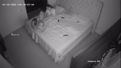 家庭摄像头破解偸拍各种百合女私下如何性爱抠、磨、吸、道具玩的也很满足 截图5