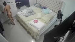 家庭摄像头破解偸拍各种百合女私下如何性爱抠、磨、吸、道具玩的也很满足 截图6